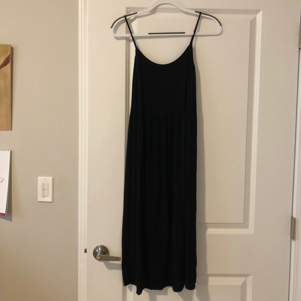 Simple and versatile Zara Midi Dress